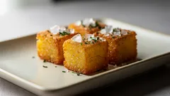 Idealnie chrupiące na zewnątrz, rozpływające się w środku: francuski sposób smażenia ziemniaków